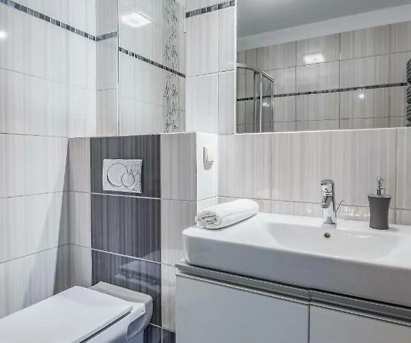 Viking Continental Apartment